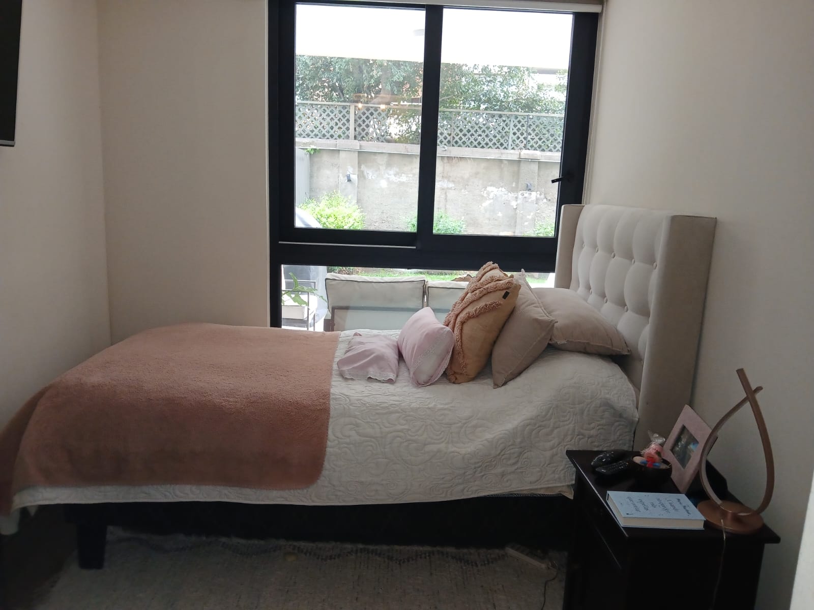 Arriendo departamento en primer piso, calle Holanda, Ñuñoa