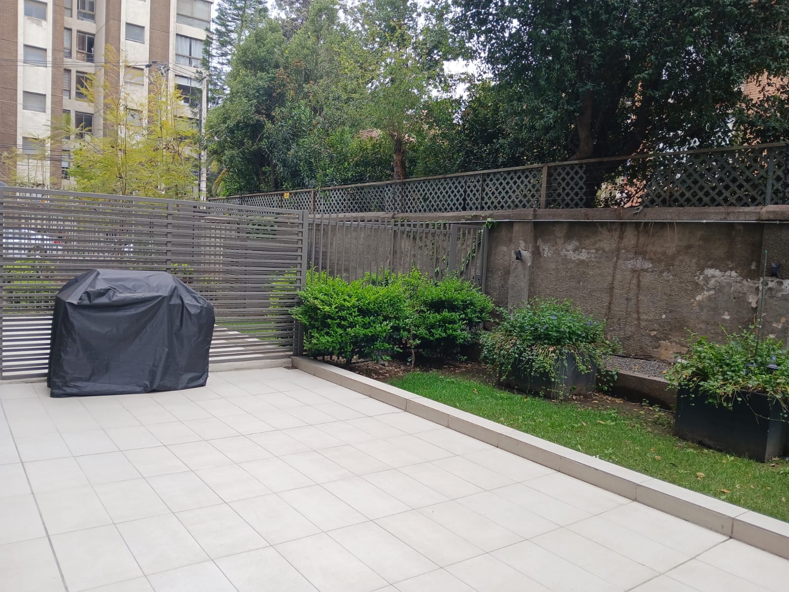 Arriendo departamento en primer piso, calle Holanda, Ñuñoa