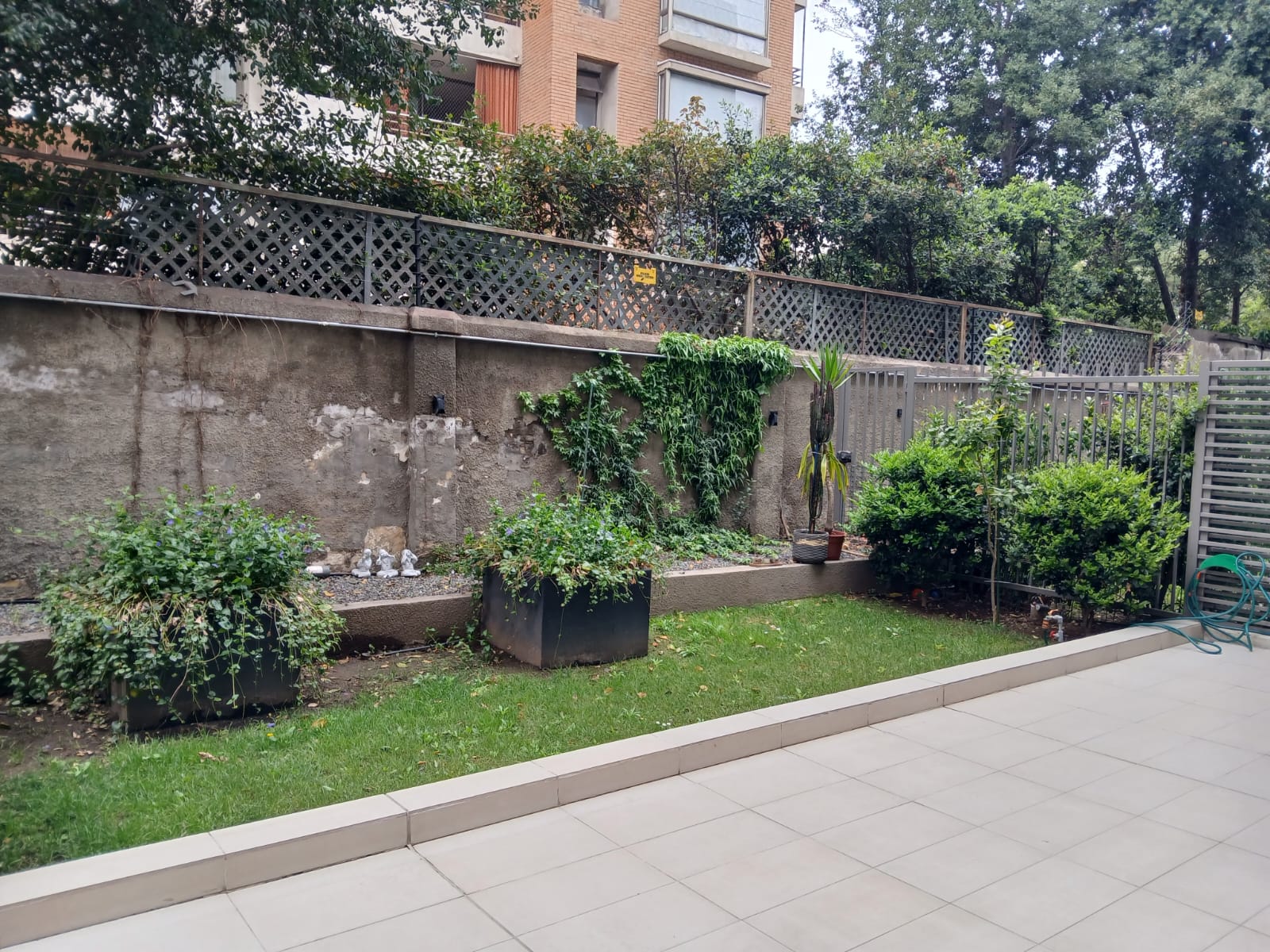 Arriendo departamento en primer piso, calle Holanda, Ñuñoa